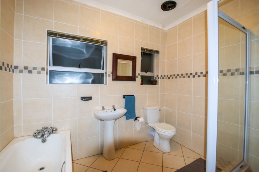 4 Bedroom Property for Sale in Kabeljauws Eastern Cape